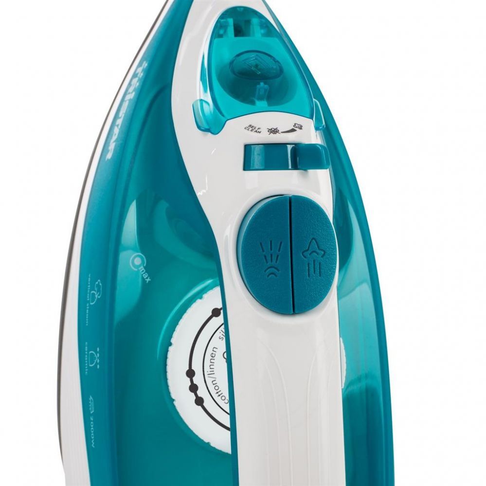 Lygintuvai Tristar ST-8300 | Steam Iron | 2000 W | Water tank capacity 210 ml | Continuous steam 16 g/min | Green