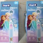 Dantų šepetėlis Oral-B  SALE OUT.  Vitality PRO Kids Frozen Electric Toothbrush, Blue |  Electric Toothbrush | Vitality PRO Kids Frozen | Warranty 24 month(s) | Rechargeable | For kids | Number of brush heads included 1 | Number of teeth brushing modes 2 | Blue | DAMAGED PACKAGING 